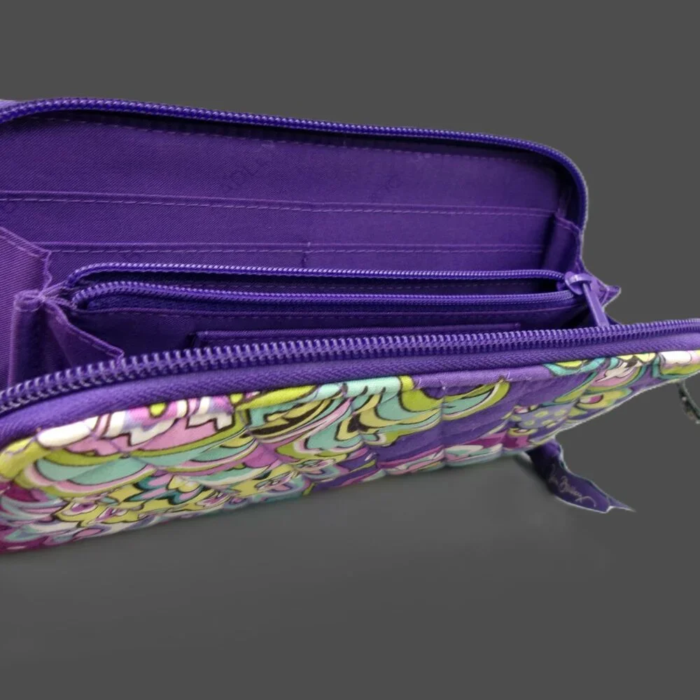 Vera Bradley Wallet in Heather Fabric (Retired) - Picture 3 of 8